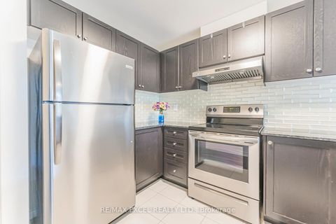 Photo 15 at 8 - 39 Drewry Avenue, Newtonbrook West, Toronto