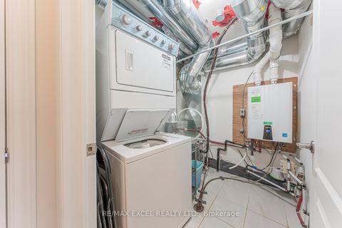 Photo 18 at 8 - 39 Drewry Avenue, Newtonbrook West, Toronto