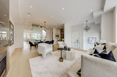 Photo 8 at 102 Parklea Drive, Leaside, Toronto