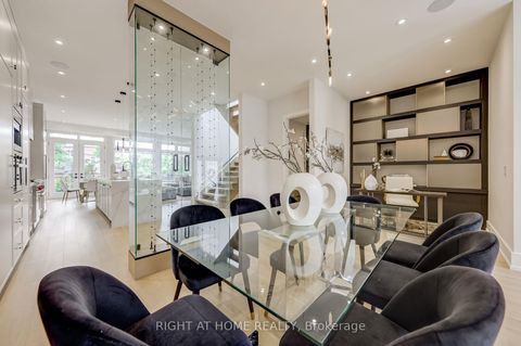 Photo 11 at 102 Parklea Drive, Leaside, Toronto