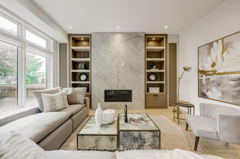 Photo 17 at 102 Parklea Drive, Leaside, Toronto