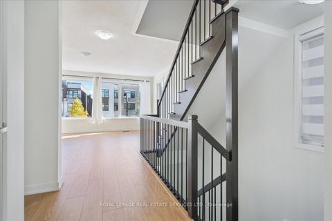 Photo 6 at 310 Squire Crescent, GO Glenorchy, Oakville