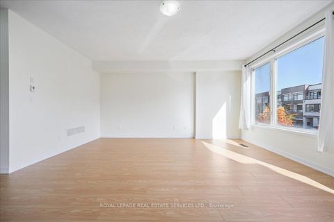 Photo 8 at 310 Squire Crescent, GO Glenorchy, Oakville