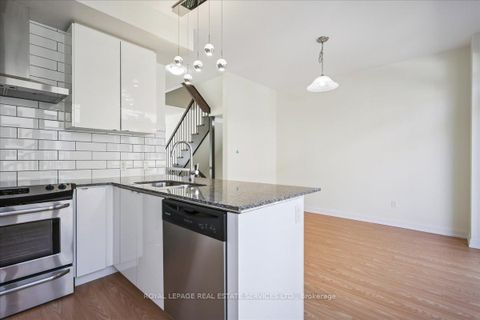 Photo 13 at 310 Squire Crescent, GO Glenorchy, Oakville