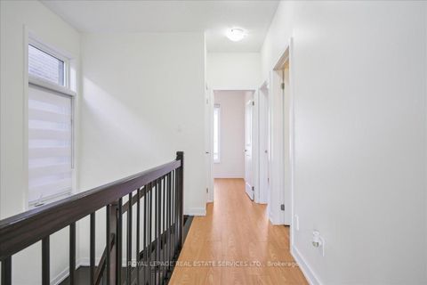 Photo 15 at 310 Squire Crescent, GO Glenorchy, Oakville