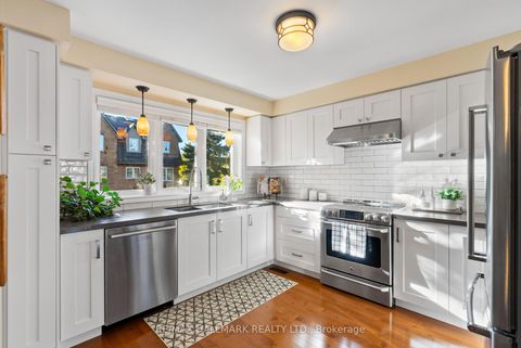 Photo 3 at 16 - 6400 Lawrence Avenue E, Rouge E10, Toronto