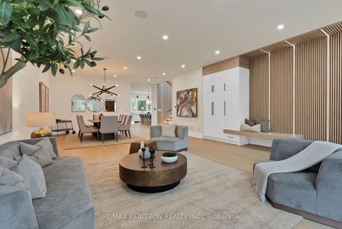 Photo 7 at 18 Glen Eden Crescent, Parkview, Toronto