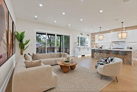 Photo 13 at 18 Glen Eden Crescent, Parkview, Toronto