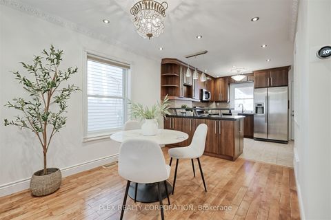 Photo 7 at 192 Coxwell Avenue, Coxwell, Toronto