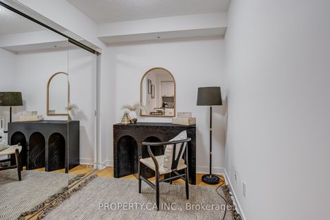 Photo 4 at 520 - 295 Adelaide Street W, Waterfront Communities C1, Toronto