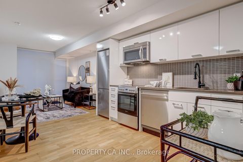 Photo 5 at 520 - 295 Adelaide Street W, Waterfront Communities C1, Toronto