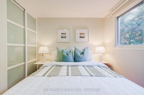 Photo 36 at 1307 Barberry Green, GA Glen Abbey, Oakville