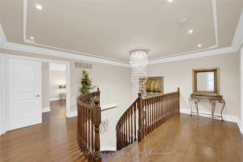 Photo 18 at 27 Dorwood Court, Islington Woods, Vaughan