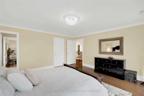 Photo 26 at 27 Dorwood Court, Islington Woods, Vaughan