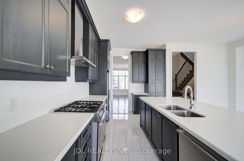 Photo 21 at 94 Carrville Woods Circle, Patterson, Vaughan