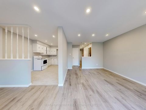 Photo 8 at 22 - 341 Military Trail, Morningside, Toronto