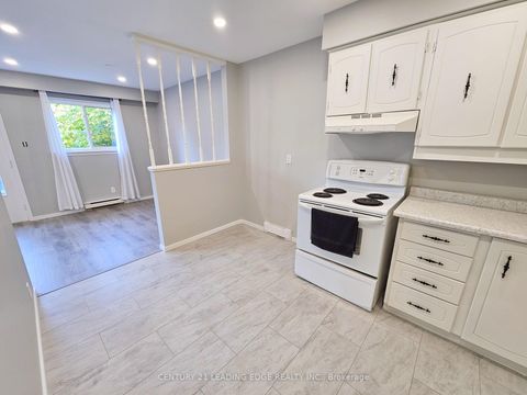 Photo 10 at 22 - 341 Military Trail, Morningside, Toronto