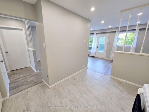 Photo 12 at 22 - 341 Military Trail, Morningside, Toronto