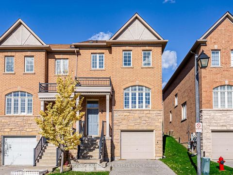 Photo 1 at 11 - 700 Summeridge Drive, Patterson, Vaughan