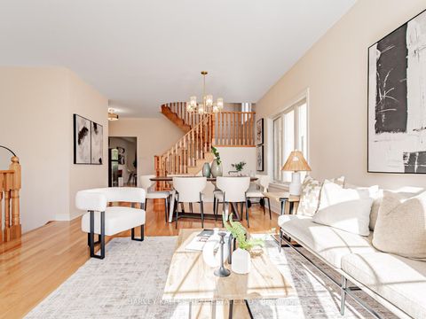 Photo 5 at 11 - 700 Summeridge Drive, Patterson, Vaughan