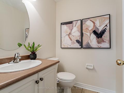 Photo 9 at 11 - 700 Summeridge Drive, Patterson, Vaughan