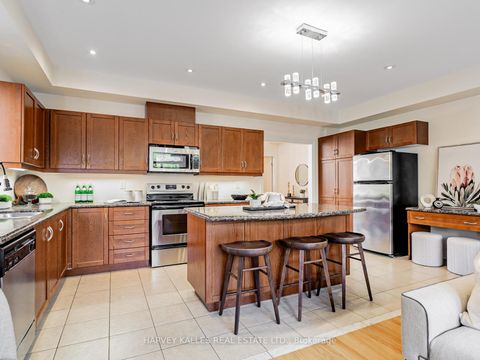 Photo 14 at 11 - 700 Summeridge Drive, Patterson, Vaughan