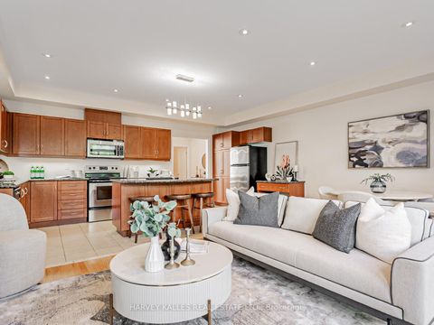 Photo 16 at 11 - 700 Summeridge Drive, Patterson, Vaughan