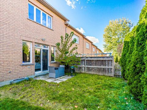 Photo 32 at 11 - 700 Summeridge Drive, Patterson, Vaughan