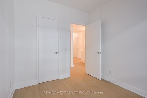 Photo 11 at 431 - 1030 King Street W, Niagara, Toronto