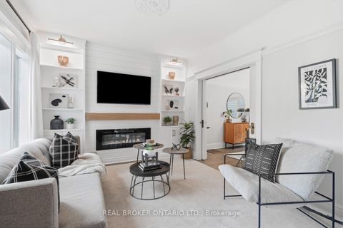 Photo 2 at 7 Juniper Avenue, The Beaches, Toronto