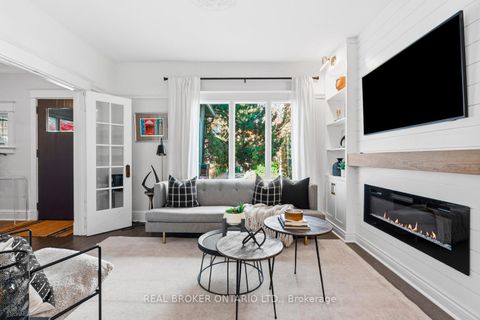 Photo 3 at 7 Juniper Avenue, The Beaches, Toronto