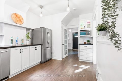 Photo 9 at 7 Juniper Avenue, The Beaches, Toronto