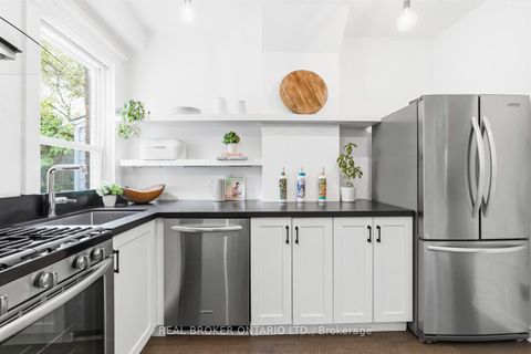 Photo 10 at 7 Juniper Avenue, The Beaches, Toronto