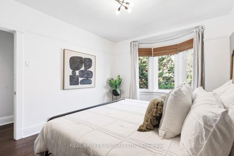 Photo 13 at 7 Juniper Avenue, The Beaches, Toronto