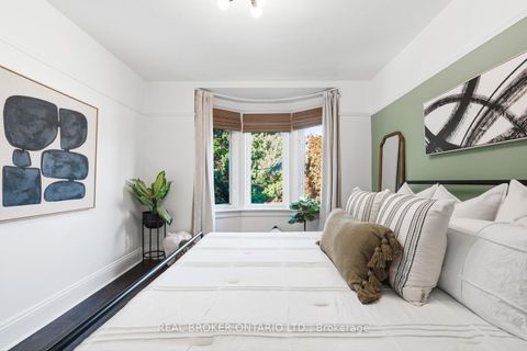 Photo 14 at 7 Juniper Avenue, The Beaches, Toronto