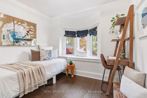 Photo 16 at 7 Juniper Avenue, The Beaches, Toronto