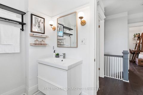 Photo 21 at 7 Juniper Avenue, The Beaches, Toronto