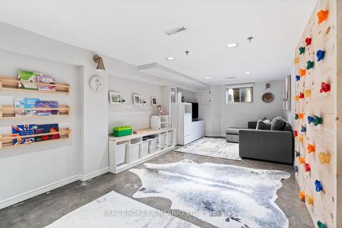 Photo 24 at 7 Juniper Avenue, The Beaches, Toronto