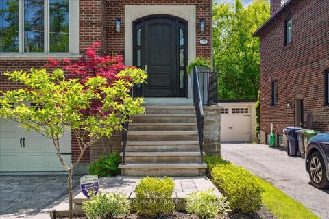 Photo 2 at 135 Glenvale Boulevard, Leaside, Toronto