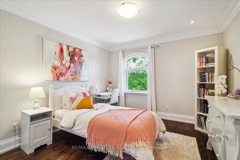 Photo 26 at 135 Glenvale Boulevard, Leaside, Toronto