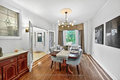 Photo 4 at 336 Oakridge Court, RO River Oaks, Oakville