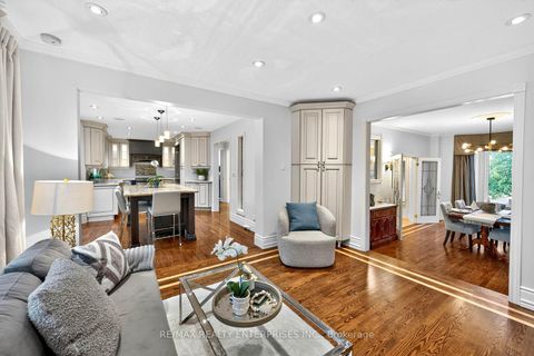 Photo 6 at 336 Oakridge Court, RO River Oaks, Oakville