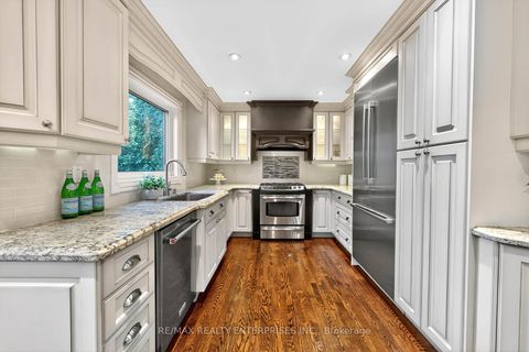 Photo 10 at 336 Oakridge Court, RO River Oaks, Oakville