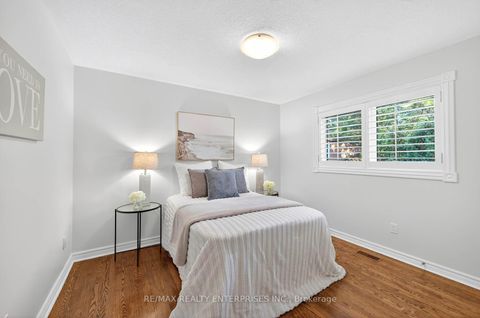 Photo 18 at 336 Oakridge Court, RO River Oaks, Oakville