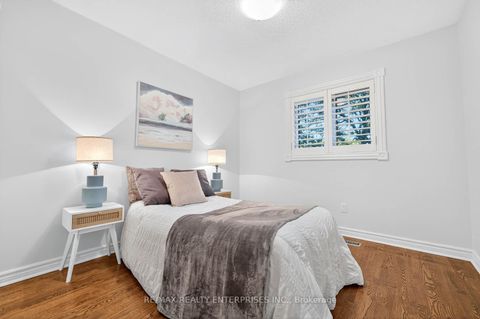 Photo 19 at 336 Oakridge Court, RO River Oaks, Oakville