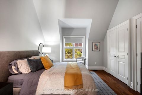 Photo 30 at 80 Kingsway Crescent, Kingsway South, Toronto