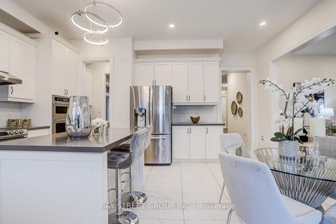 Photo 14 at 14 Botelho Circle, Bayview Southeast, Aurora