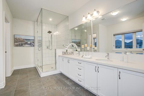 Photo 24 at 14 Botelho Circle, Bayview Southeast, Aurora