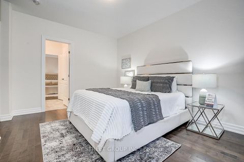 Photo 36 at 14 Botelho Circle, Bayview Southeast, Aurora