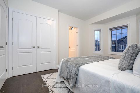 Photo 38 at 14 Botelho Circle, Bayview Southeast, Aurora